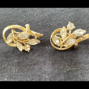 Vintage 1950s style earrings